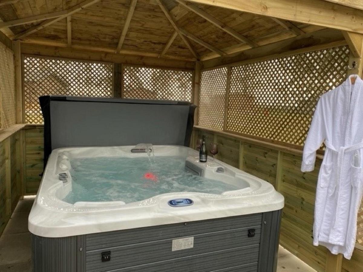 Hollicarrs - Bluebell Lodge Riccall Buitenkant foto